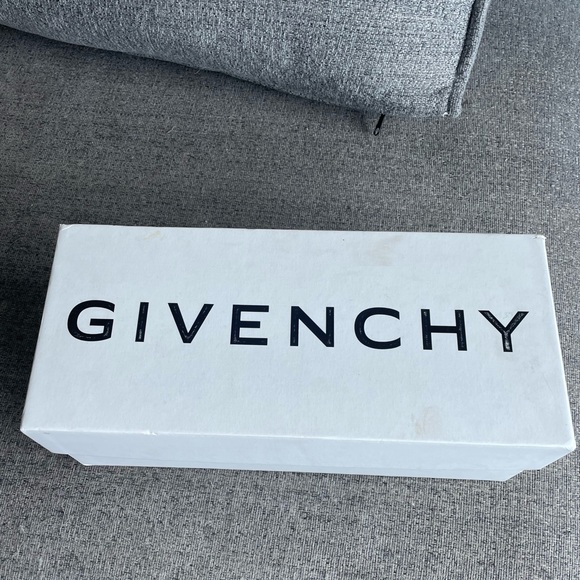 🫧GIVENCHY Paris flat sandals in transparent rubber - Picture 9 of 9